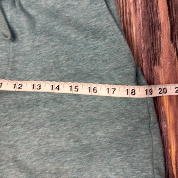 AEO Athletic Shorts- Size Small - Picture 7 of 8